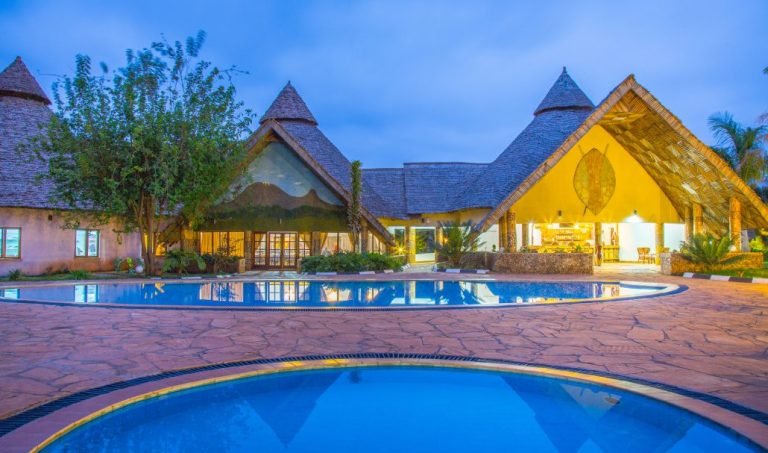 Farm-of-Dream-Lodge-Swimming-Pool1-1030x607